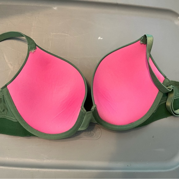 Victoria's Secret Green and Lilac Everyday Wear Push-Up Bra - Picture 4 of 10